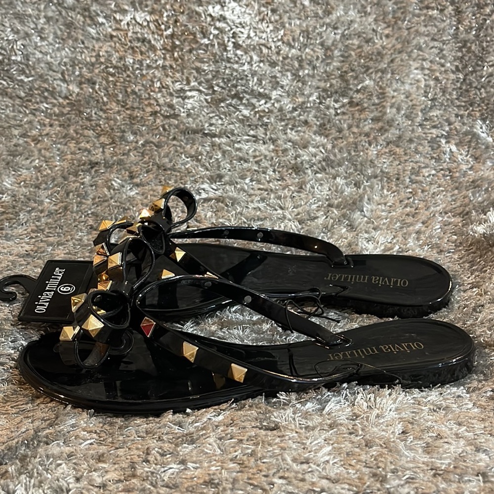 NWOT- Olivia Miller Women's Stud Black Sandals - Picture 2 of 7